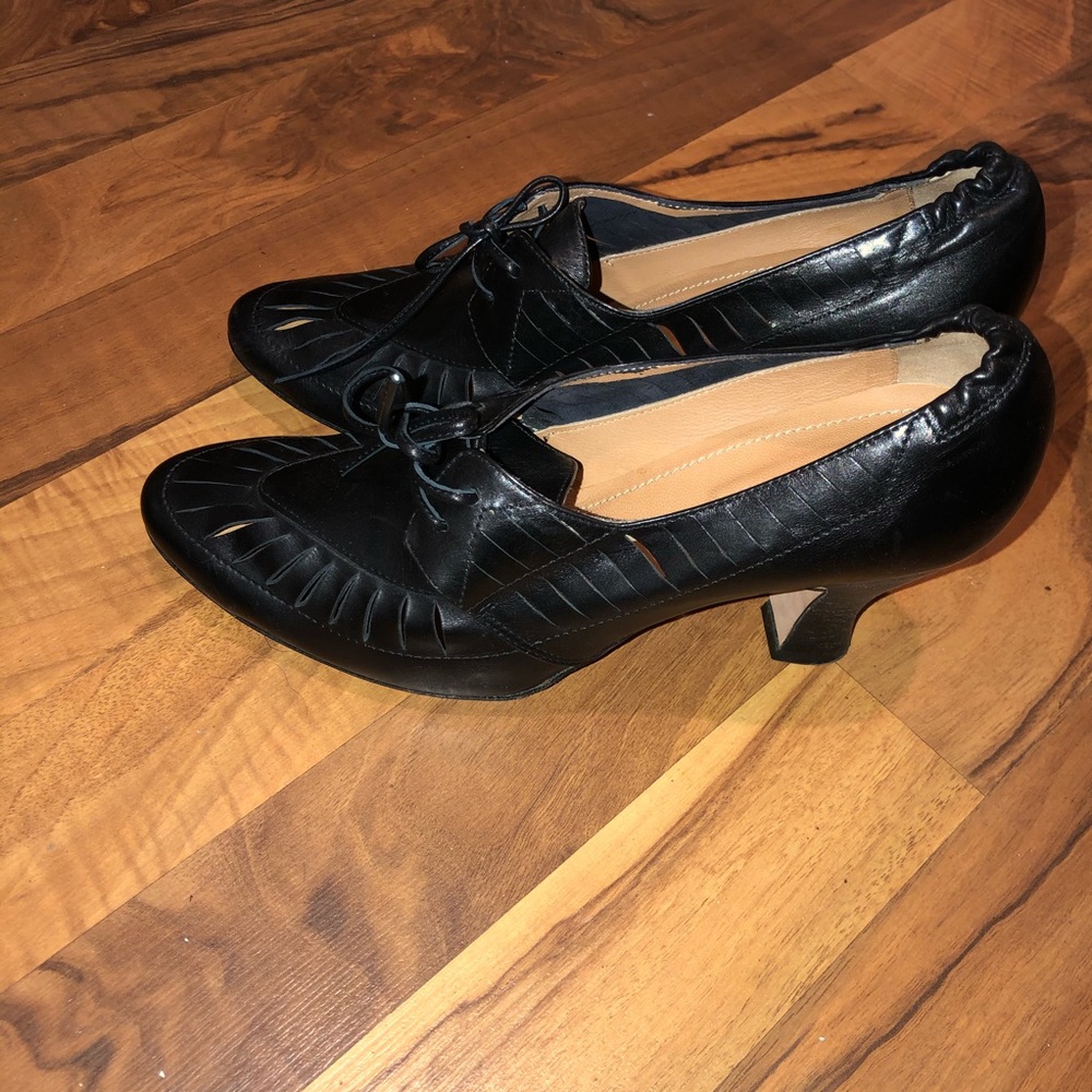 Women’s shoes made of Italian leather